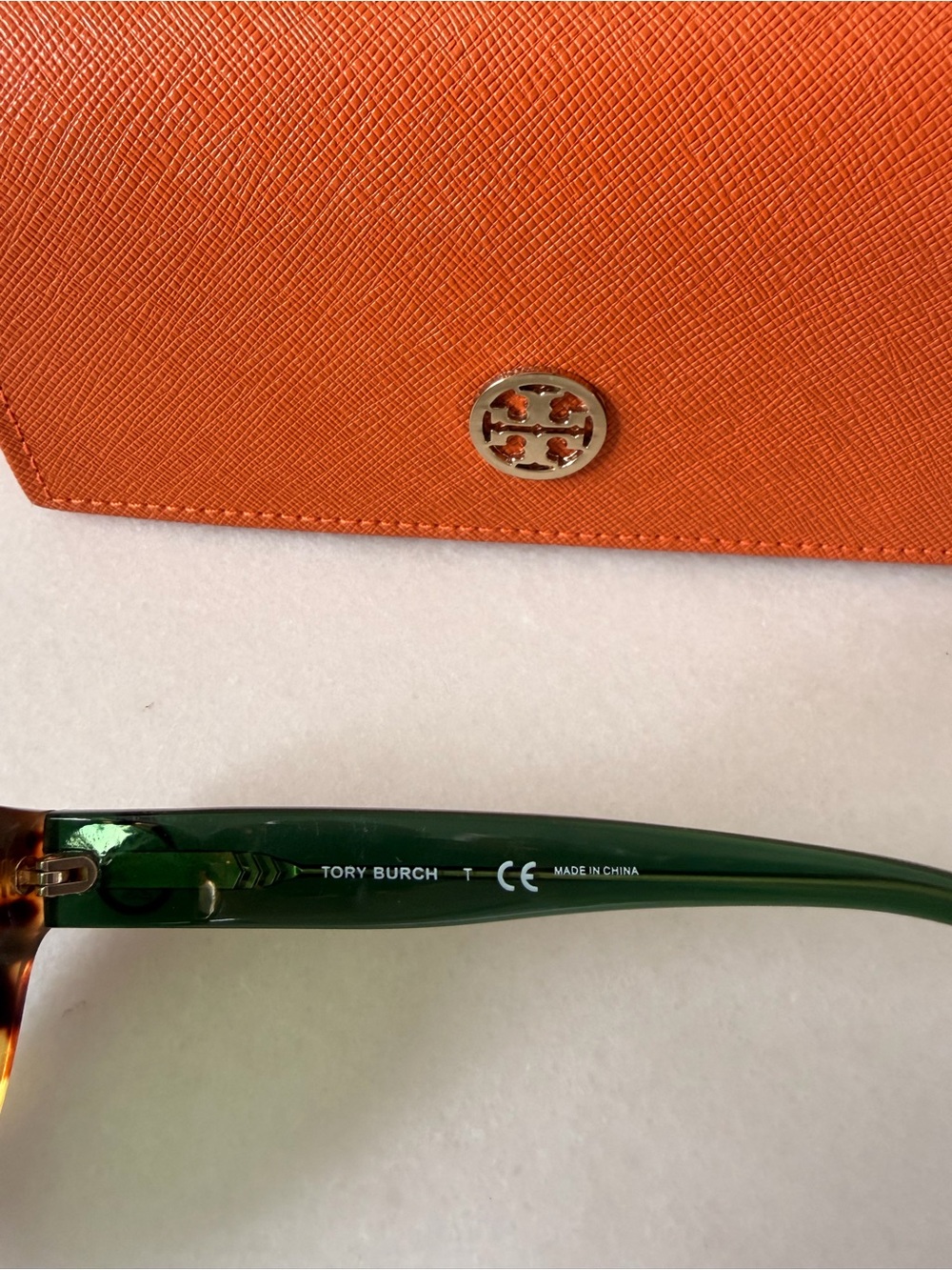 Tory Burch Tortoiseshell Sunglasses with Green Lenses and Orange Case - Picture 9 of 9